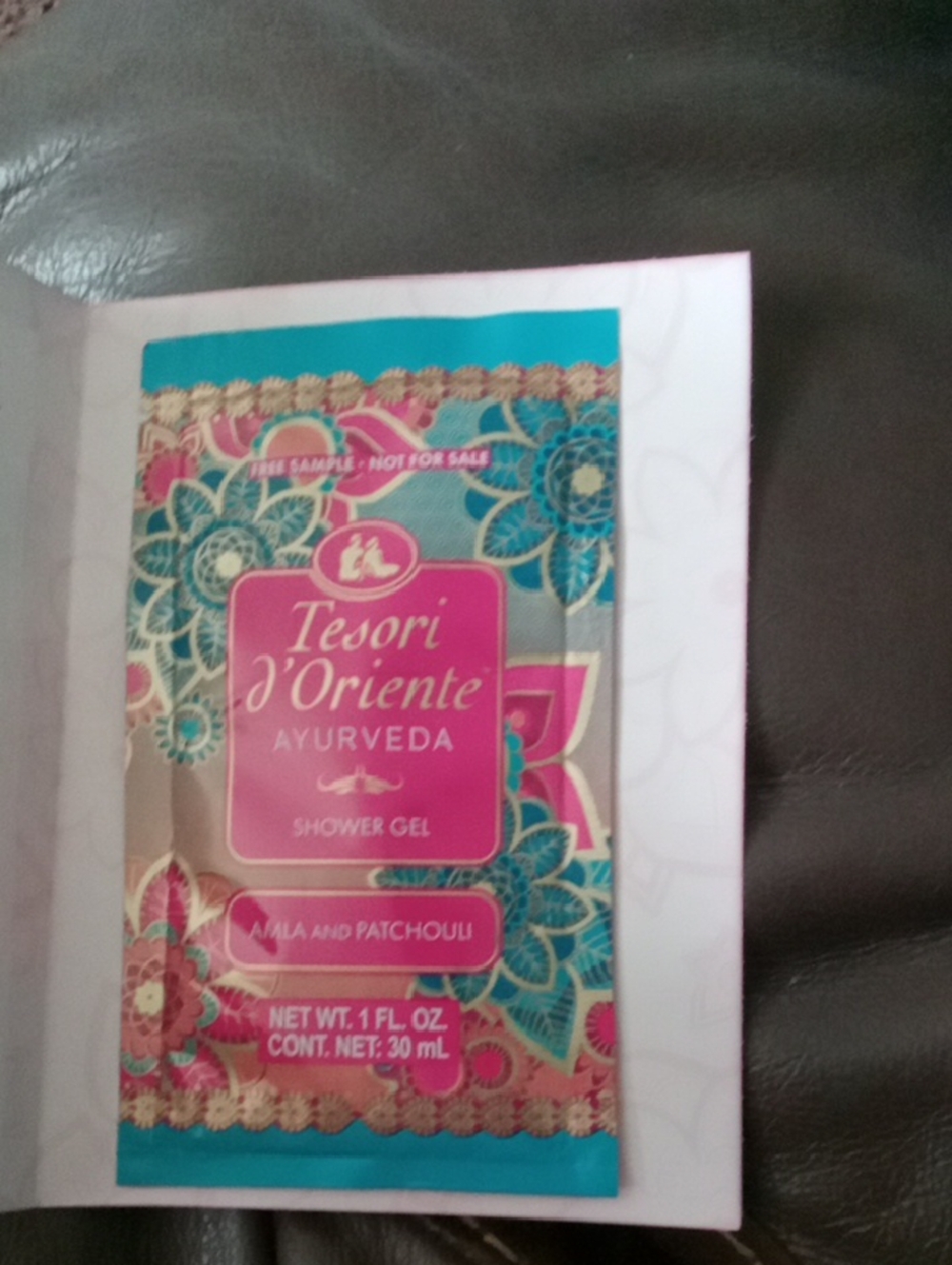 Ayurveda Amla & Patchouli Shower Gel - Pink/Teal